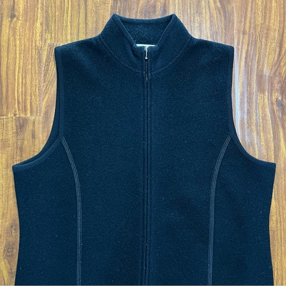 Woolrich Women’s Black Wool Zipup Vest size large - Picture 5 of 10